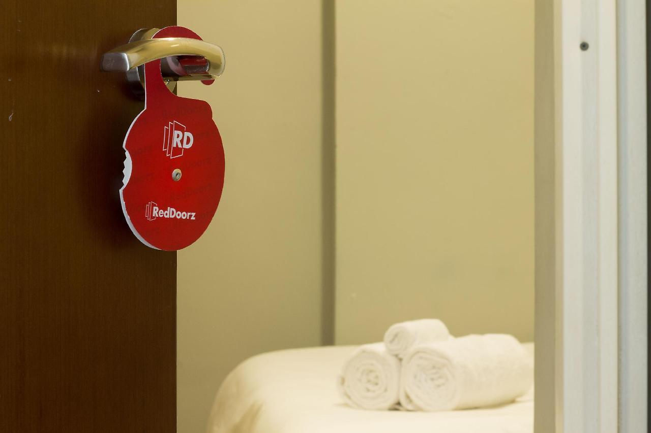 Reddoorz Near Naia Terminal 1 2* Paranaque City