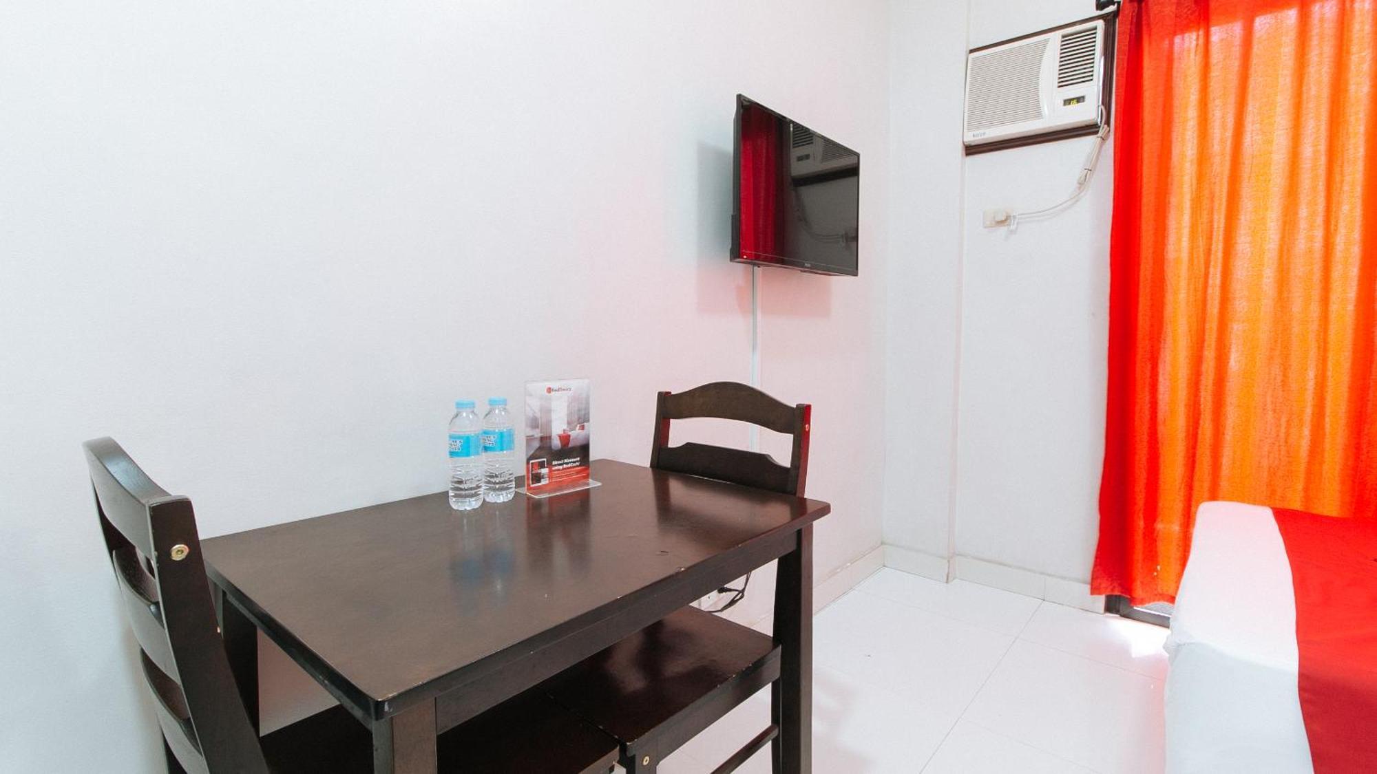 Reddoorz Near Naia Terminal 1 Hotel 2*